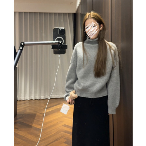 全羊毛高领毛衣廓形与柔软兼备