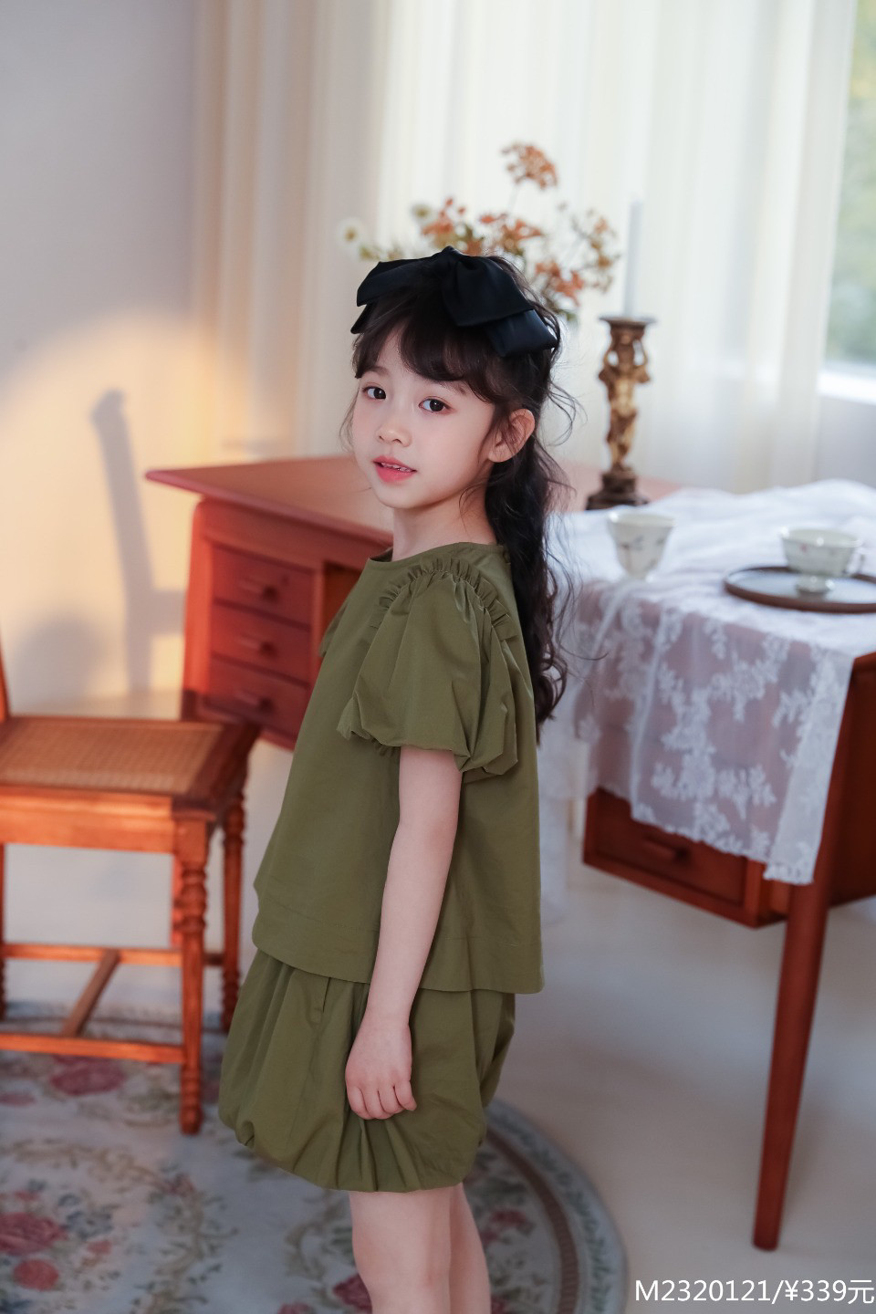 宝儿w女宝纯棉套装，花苞短裤，套装