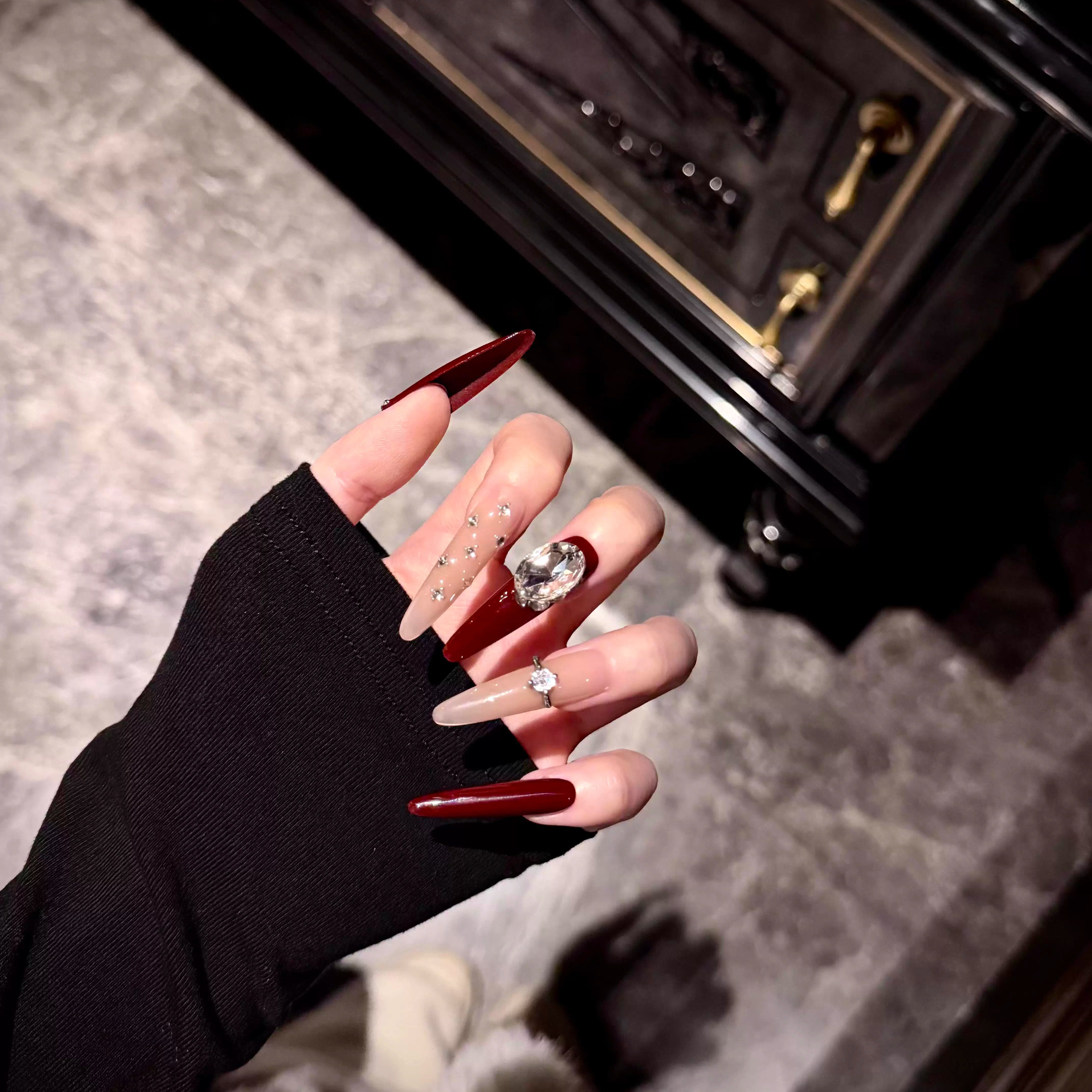 新年战甲复古牛血红裸色手工穿戴甲御姐高级碎钻锆石显白可卸美甲,彩妆/香水/美妆工具,穿戴甲/甲片,淘宝优惠券,粉丝福利购,淘宝优惠卷