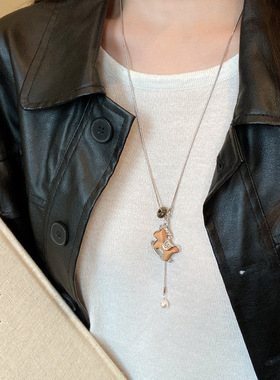 木质小马吊坠项链女2025新款秋冬长款毛衣链复古本命年好运配饰