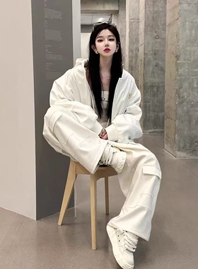 高级感白色休闲运动套装女秋季宽松时尚卫衣外套工装阔腿裤两件套