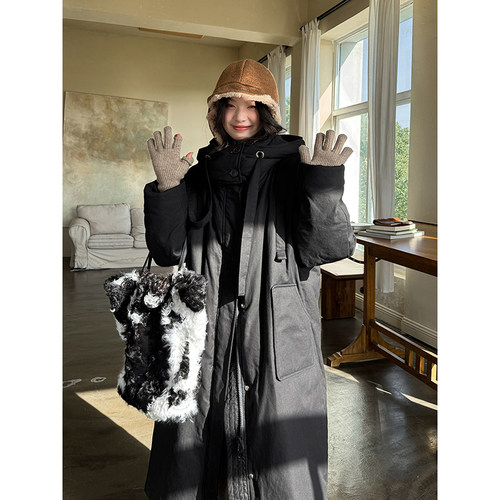 安妮森林90白鹅绒连帽羽绒服