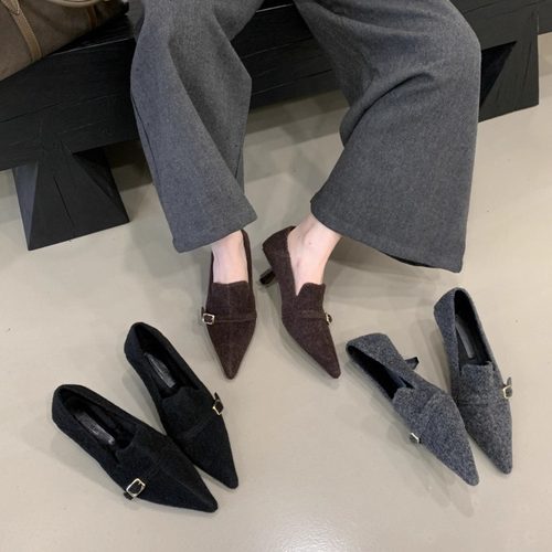 2025年冬季新款尖头呢子加绒单鞋