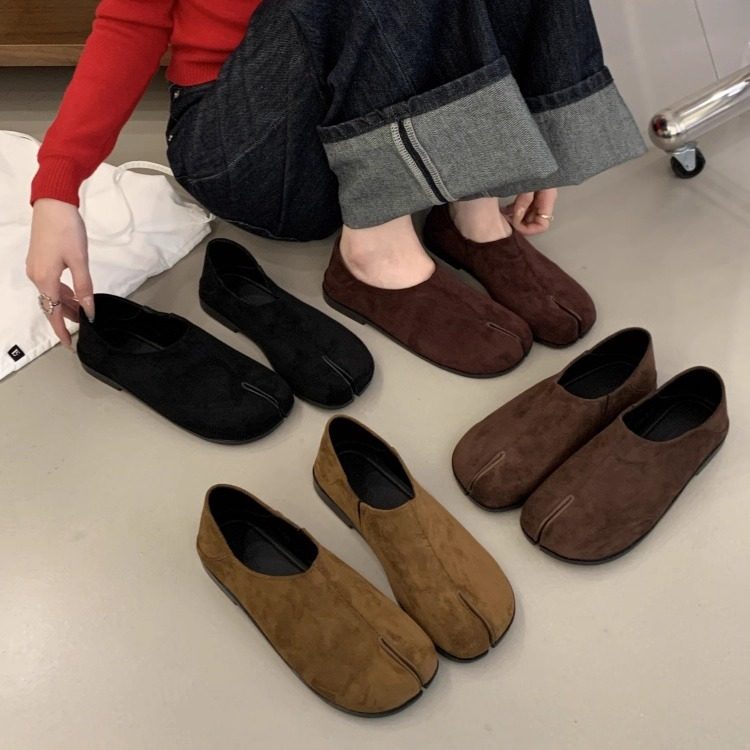 2025年春秋季新款法式复古风平跟深口猪蹄鞋女时尚真分趾平底单鞋,女鞋,深口单鞋,淘宝优惠券,粉丝福利购,淘宝优惠卷