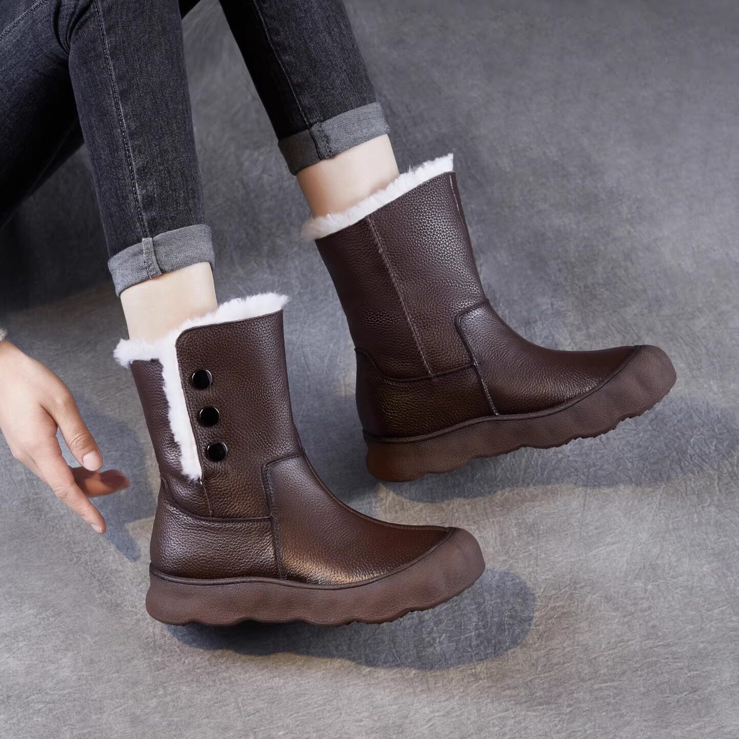 真皮加绒保暖雪地靴女2025冬季新款羊毛垫东北棉鞋休闲短筒女靴子