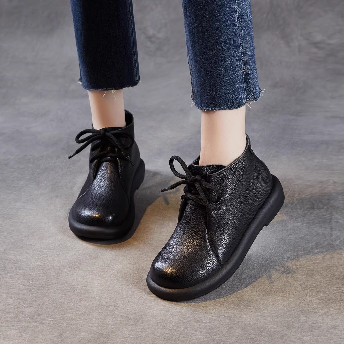 头层牛皮马丁靴女2025冬季加绒短筒女靴简约百搭系带平底真皮靴子