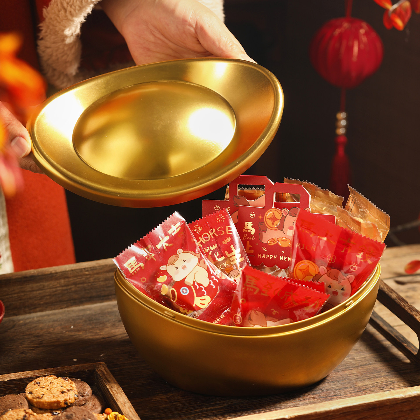 2026新年礼盒创意金元宝大铁盒年货礼品盒烘焙饼干糖果包装盒空盒