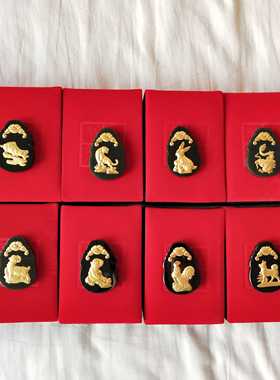 墨绿色金镶玉生肖吊坠