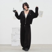 「慵懒漫游」休闲运动套装 ü线下店同款 wink 万有引力博物馆