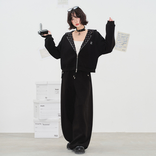 「慵懒漫游」休闲运动套装 ü线下店同款 wink 万有引力博物馆