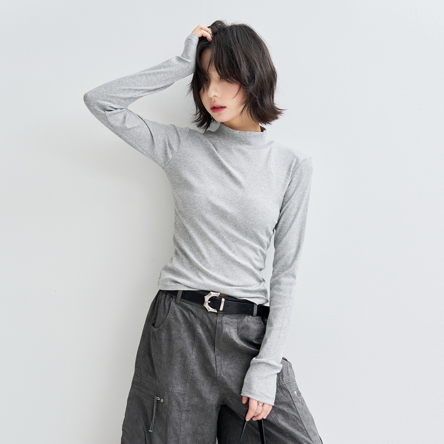 万有引力博物馆 纯色半高领正肩长袖T恤女春秋款修身上衣打底衫