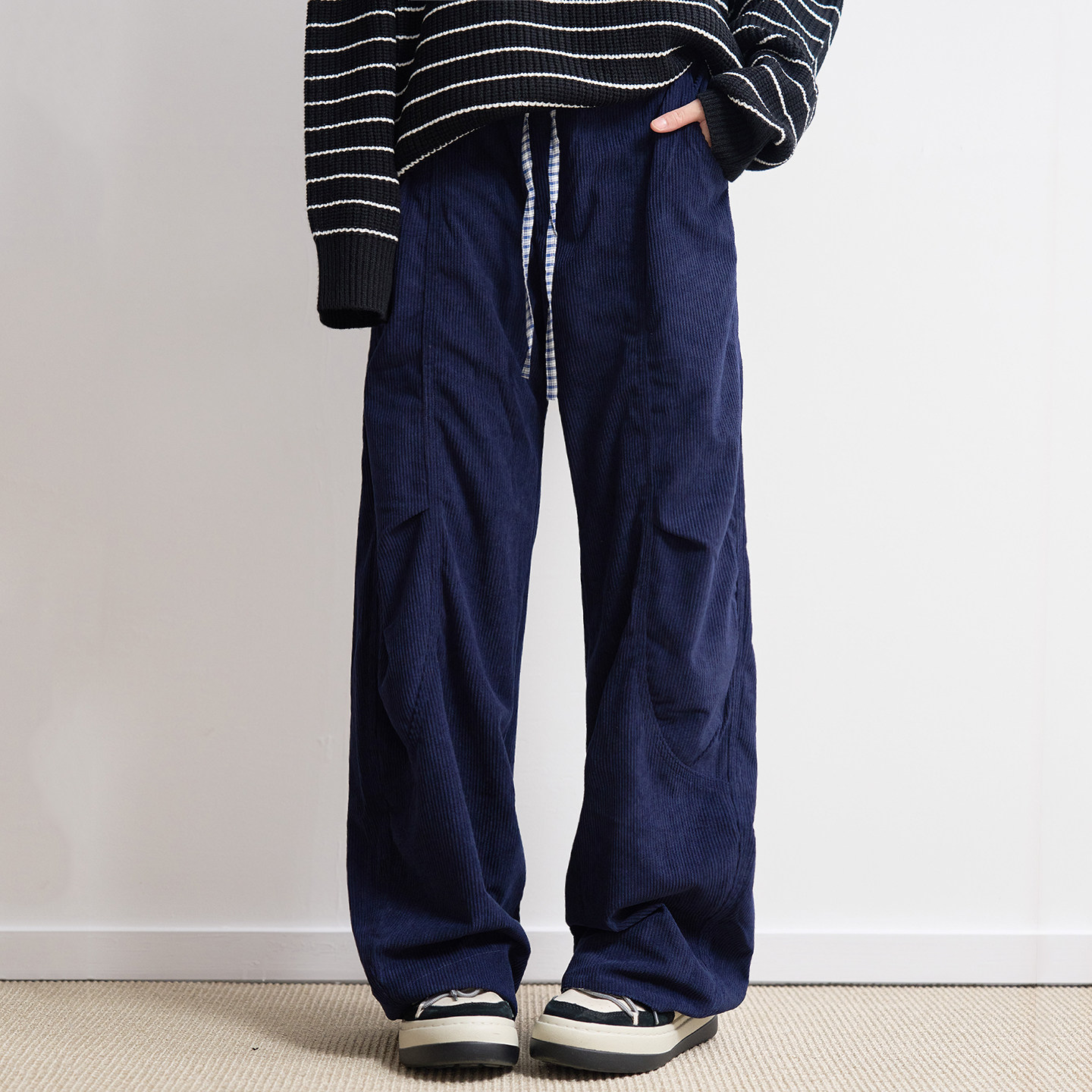 万有引力博物馆 纯色灯芯绒休闲裤女春秋款宽松裤子直筒裤长裤K