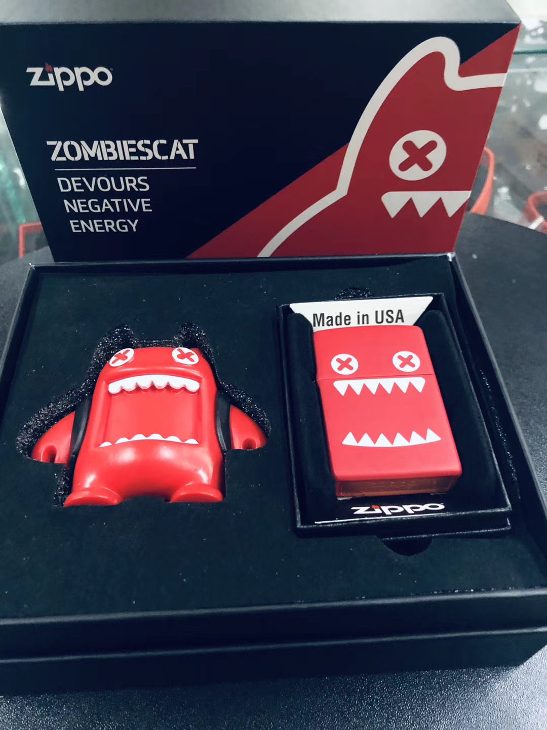 zippo之宝打火机正版 原装红哑漆魔鬼猫创意礼盒玩偶个性礼物限量