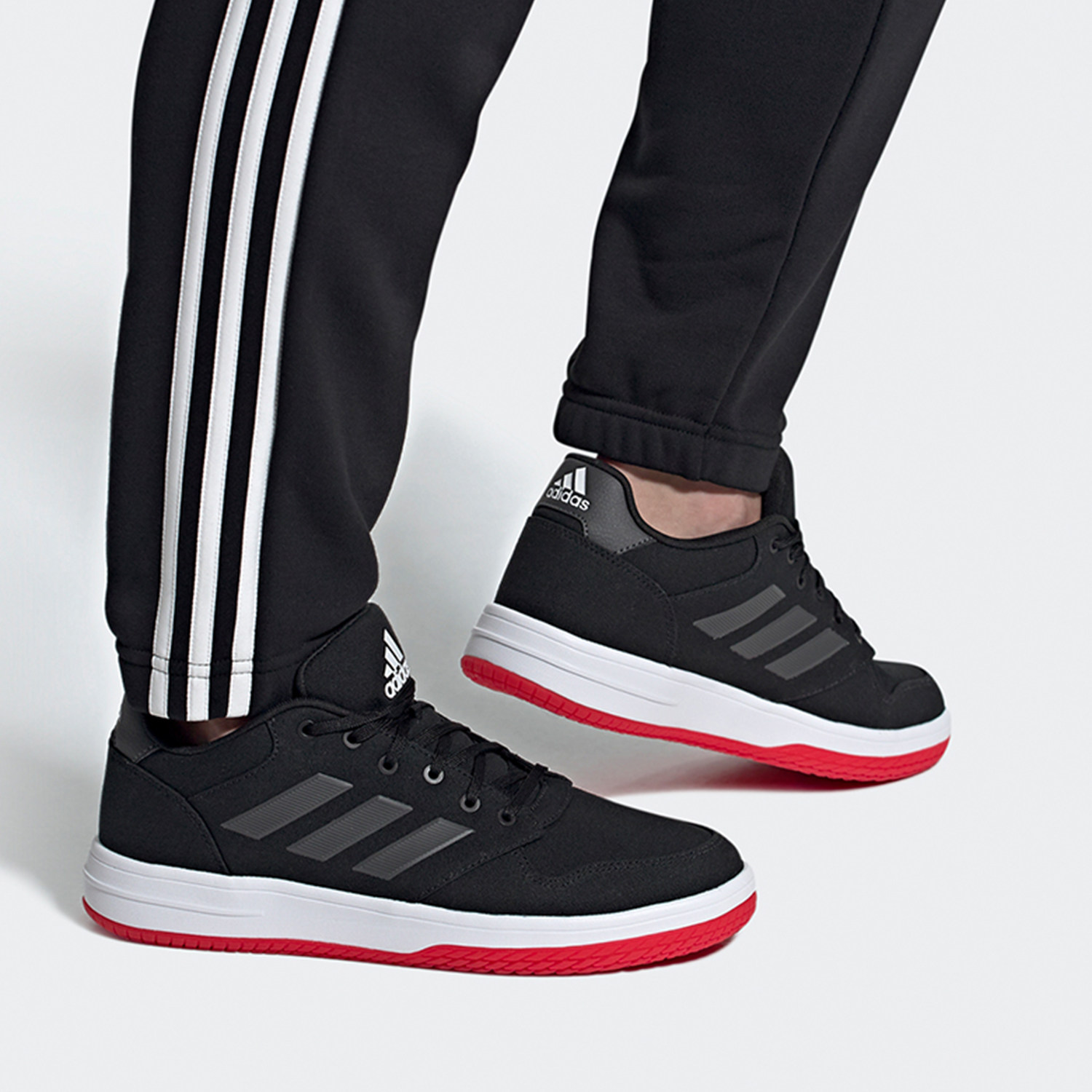 Adidas/阿迪达斯正品男鞋夏季新款低帮运动透气缓震篮球鞋FW2135