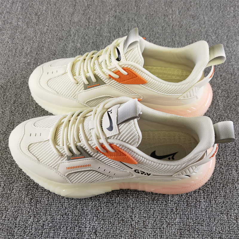 贵人鸟减震舒适运动鞋