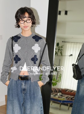 鹿与飞鸟“绒软衣橱”含羊毛虚线花朵高领背心|针织开衫6938/6944