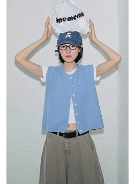 鹿与飞鸟“奶油小方”亲肤混纺纱四色弹力直身小圆领背心上衣7113