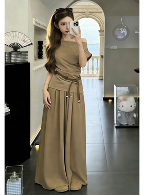 初夏搭配一整套2026韩系穿搭斜肩甜酷露肩上衣高腰阔腿拖地裤套装