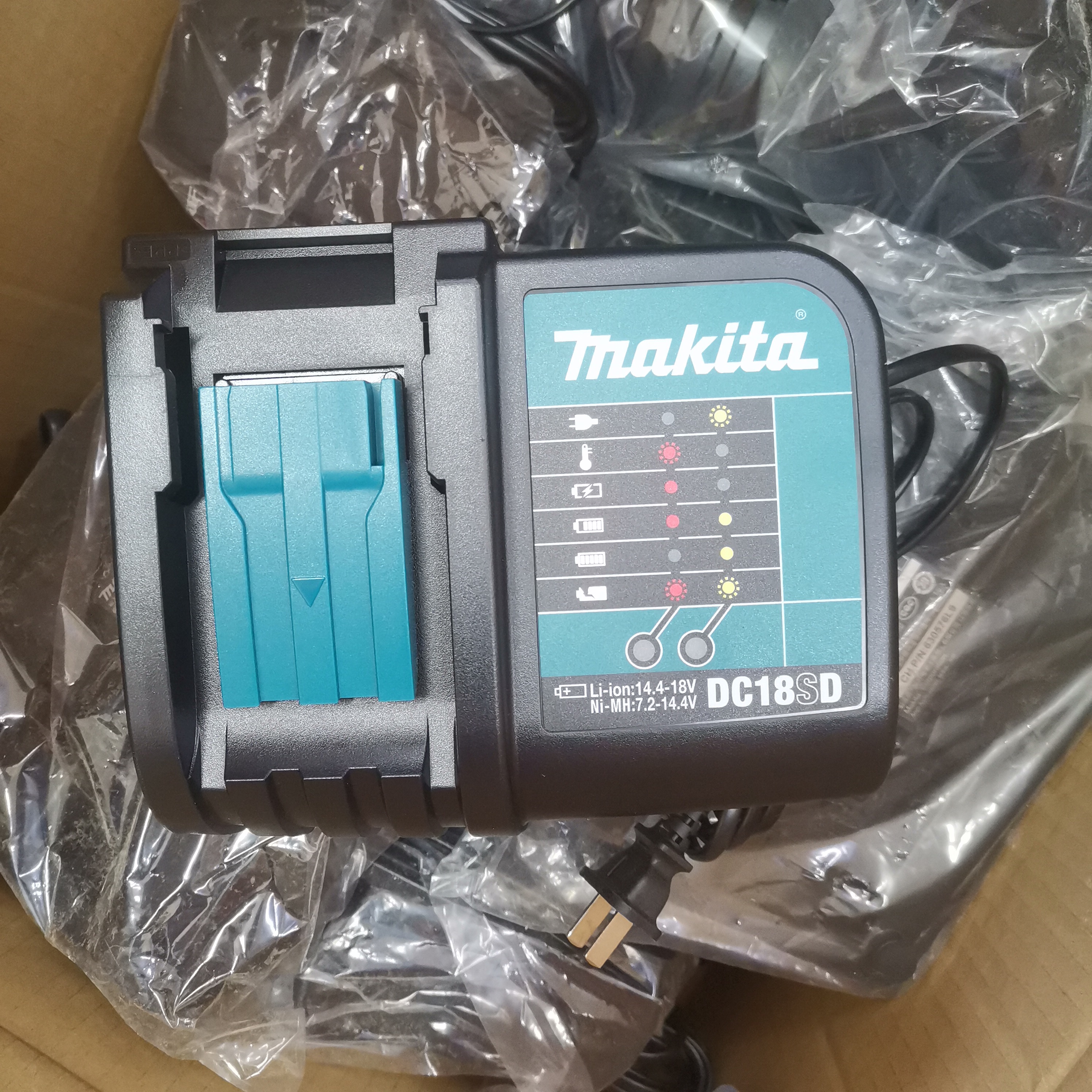 Makita牧田18V锂电池DC18SD充电器BL1850B充电钻充电扳手起子机