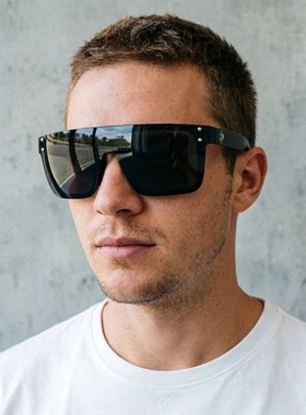 时尚男士偏光太阳镜一体大镜片宽视野黑色墨镜真膜运动休闲两用