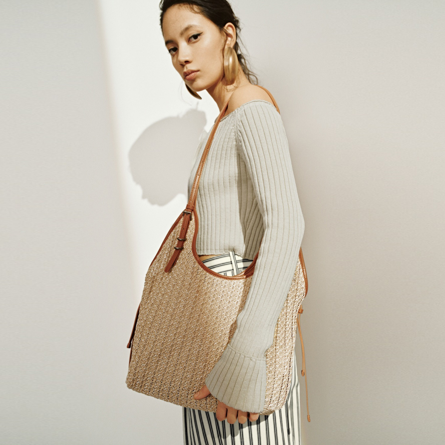 UR国内代购2026春季女士时髦休闲度假风编织托特单肩包UAWB60080,箱包皮具/热销女包/男包,托特包,淘宝优惠券,粉丝福利购,淘宝优惠卷