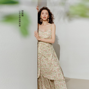 UR国内代购2025夏季女装钟楚曦联名休闲碎花吊带连衣裙UYL750113