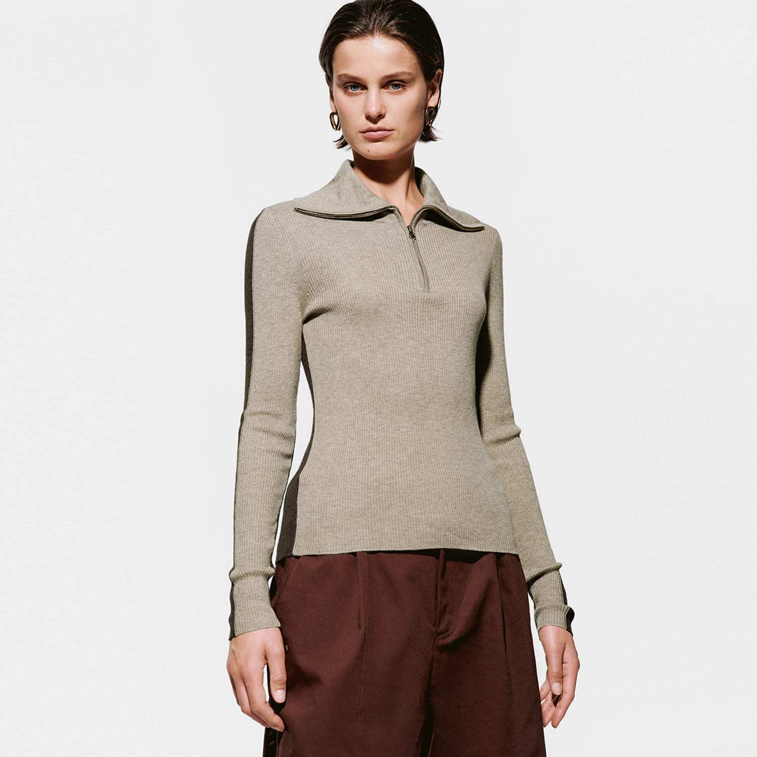 UR国内代购2025冬季女装休闲撞色拼接立领半开襟针织衫UWH950148