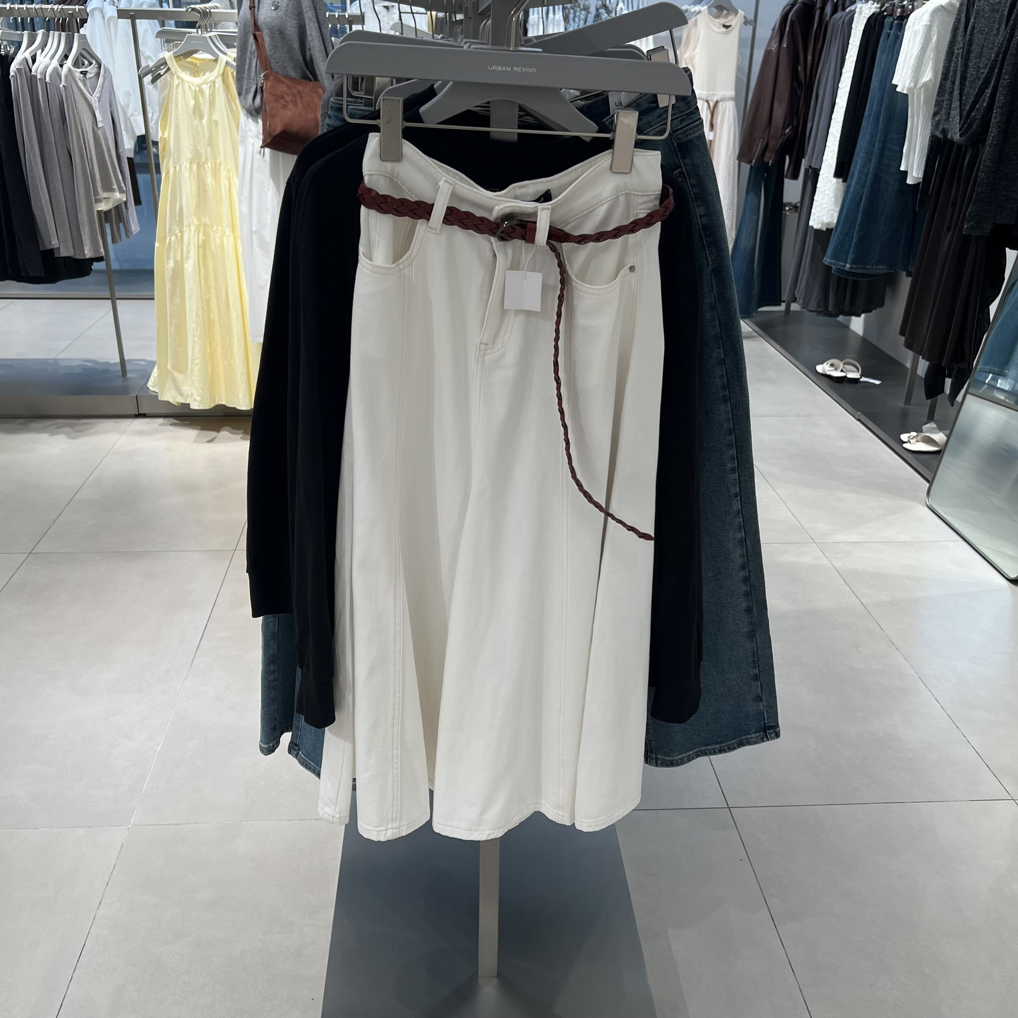 UR国内代购2025秋季女装复古简约休闲编织腰带休闲半裙UWH850083