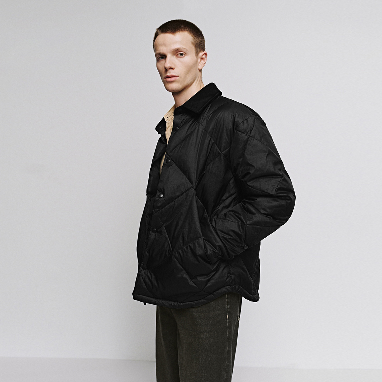 UR国内代购2025冬季男装简约休闲翻领菱格纹绗缝羽绒服UML150034