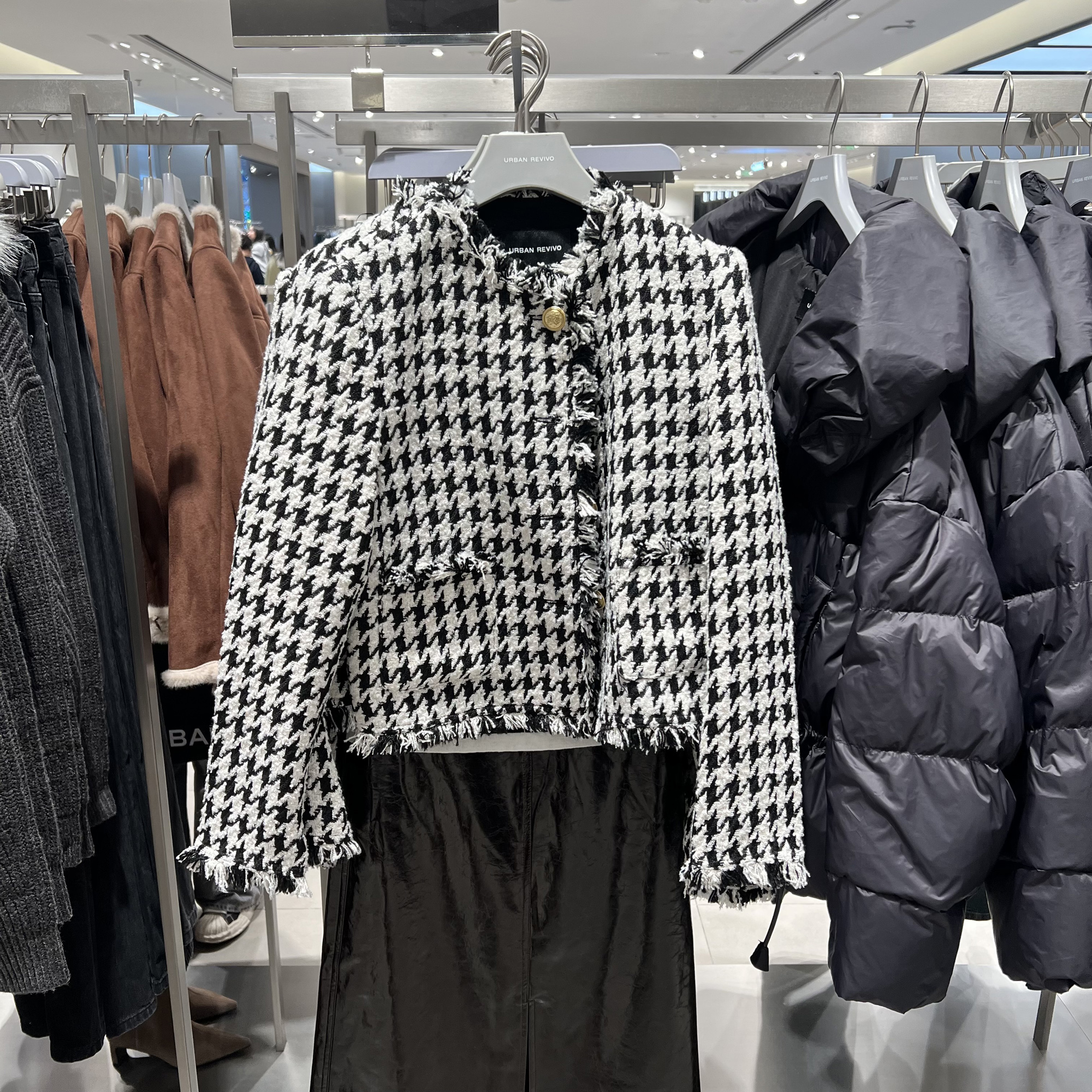 UR国内代购2025冬季女装魅力复古小香千鸟格毛边外套UWG150183