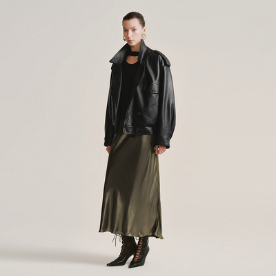 UR国内代购2025冬季女时尚摩登酷飒平驳西装领口袋外套UWG150172