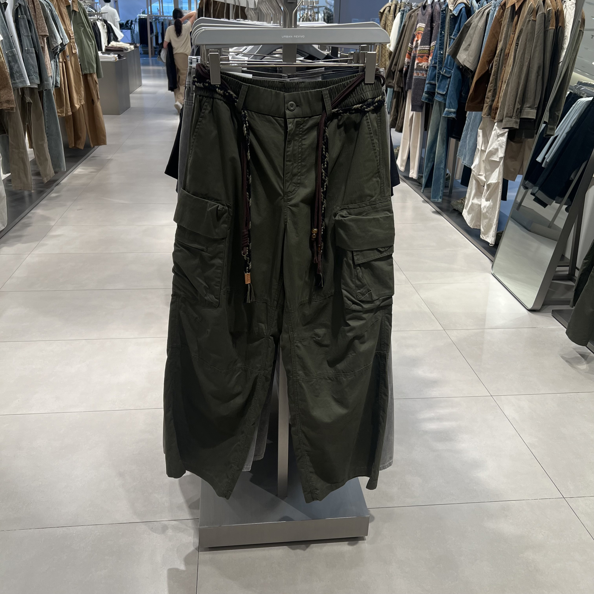 UR国内代购2025冬季男装休闲工装风口袋松紧腰阔腿裤UML650097