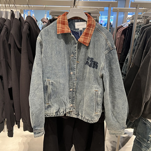 UR国内代购2025冬季男装潮流休闲拼接格纹领牛仔外套UUV850054