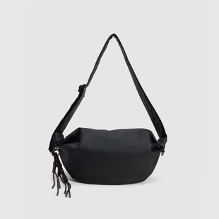 UR国内代购2025夏季男士时尚百搭绳编装饰大容量斜挎包UAMB50072