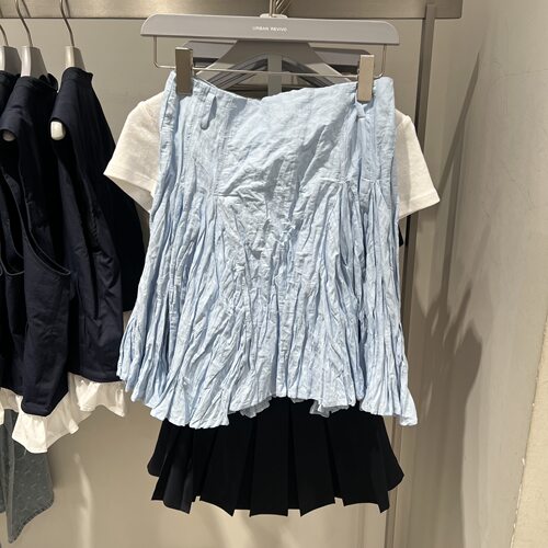 UR国内代购2026秋季女装都市休闲肌理感褶皱高腰半身裙UYU560098