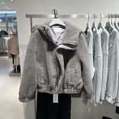 女装 UR国内代购 2025冬季 潮流羊羔绒连帽抽绳按扣外套UYV150106