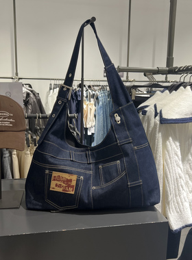 UR国内代购2025秋季女士时尚丹宁解构贴布单肩斜挎包UAYB50177
