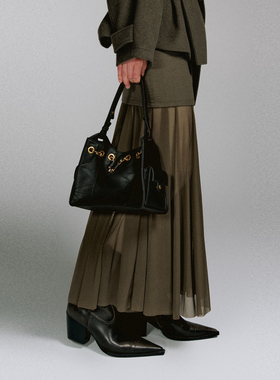 UR国内代购2025秋季女士时髦经典复古菱格纹链饰单肩包UAWB50265