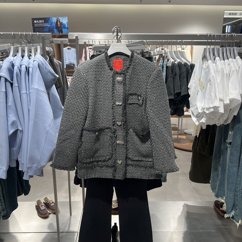 UR国内代购2025秋季女肌理感纽扣含羊毛粗花呢小香外套UYV150080