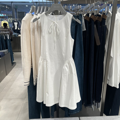 UR国内代购2026春季女休闲绑带斜向捏褶圆领无袖连衣裙UYY760068