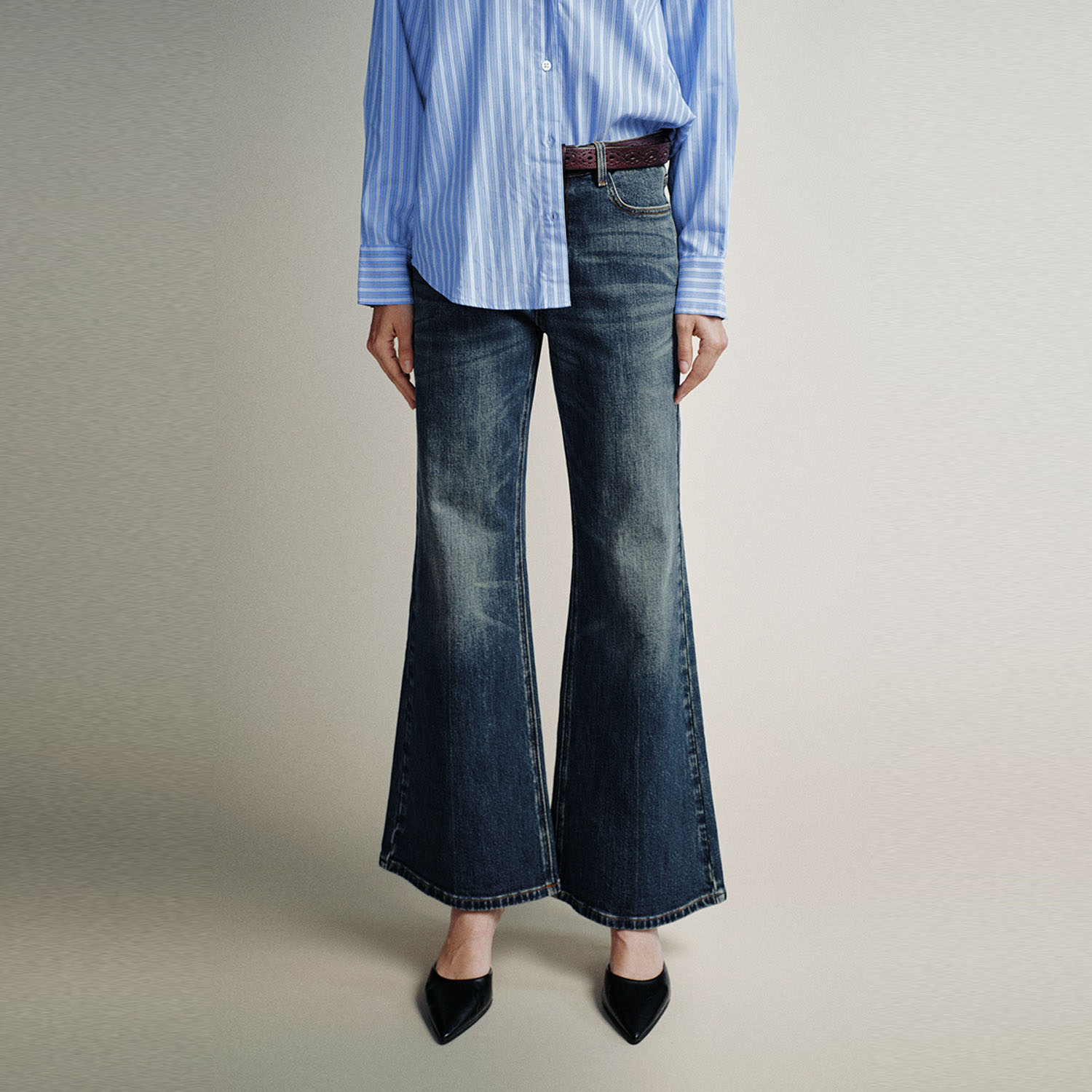 UR国内代购2025冬季女装休闲风水洗腰带喇叭牛仔长裤UWH850099