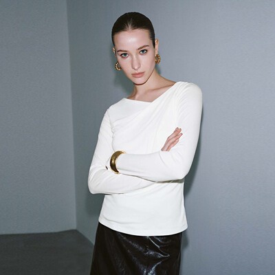 UR国内代购2026春季女装粉彩风休闲百搭基础修身荡领T恤UWH460014