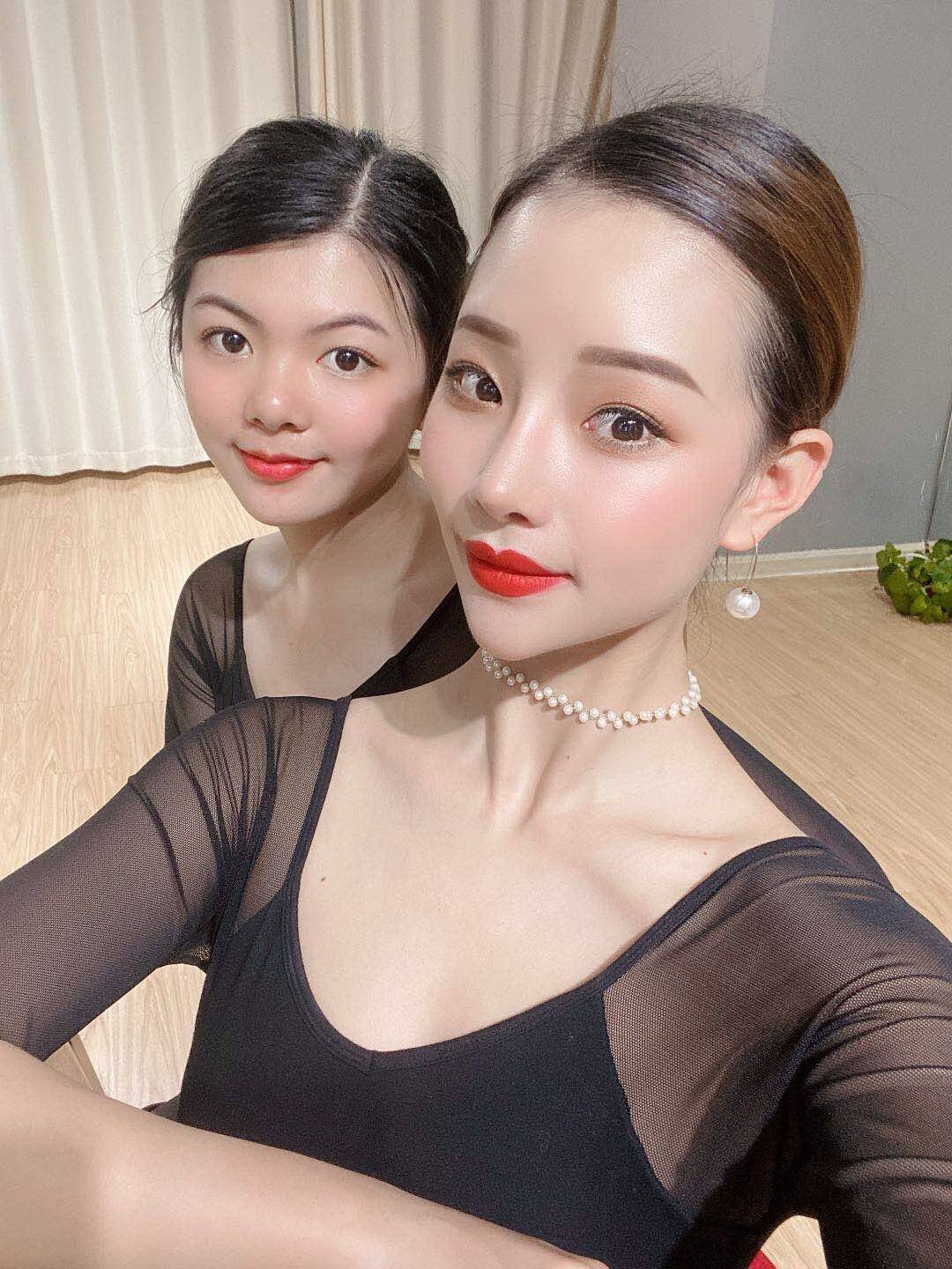 训练服黑色形体裤舞宴模特走秀