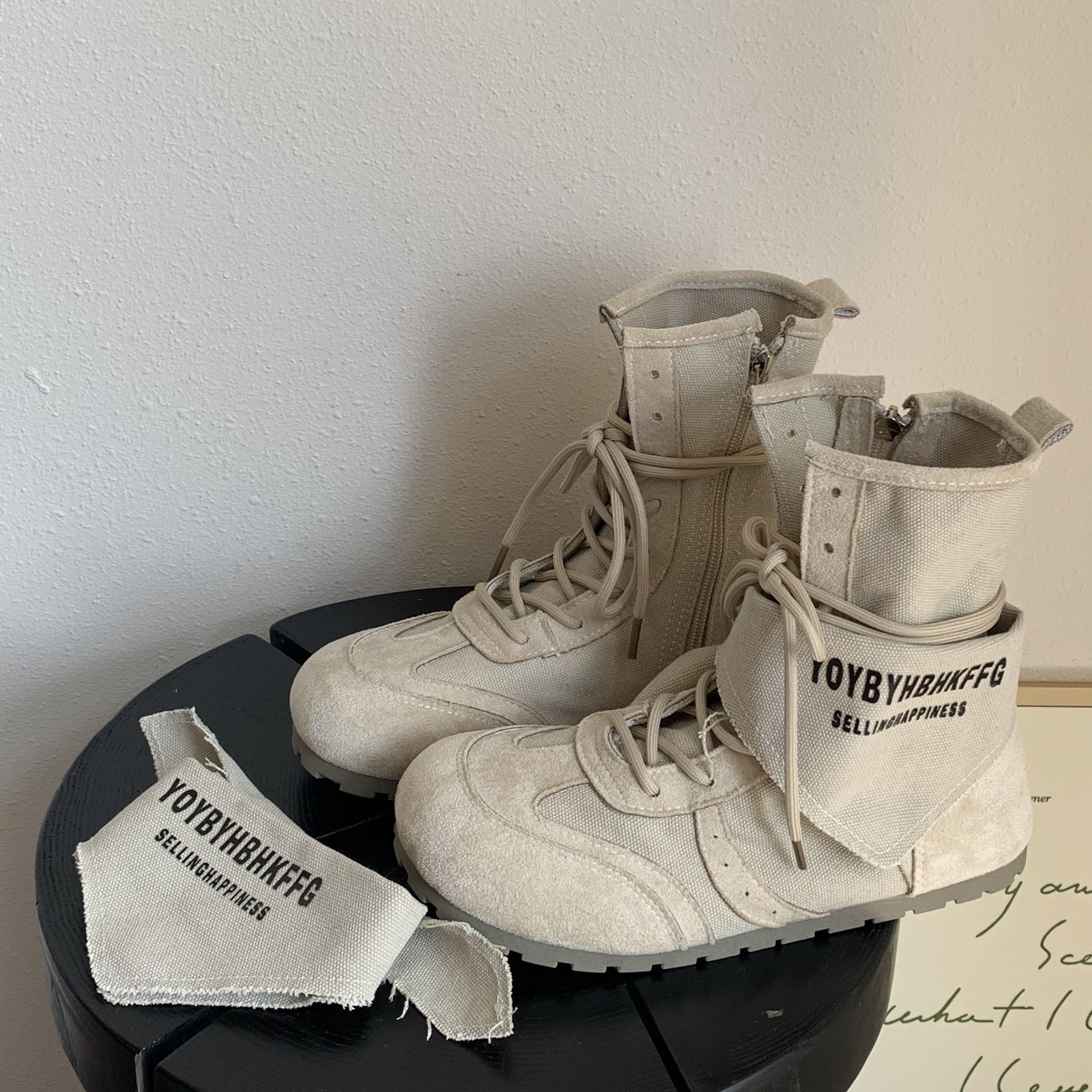 2025新款潮流磨砂皮帆布马丁靴