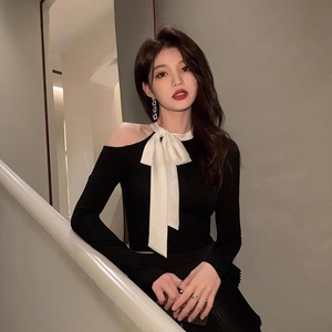 法式复古黑色露肩长袖T恤女春秋冬季外穿内搭打底衫修身短款上衣