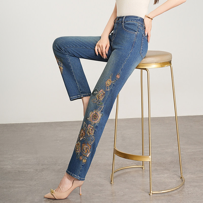 2025年新款初秋新中式高腰刺绣直筒牛仔长裤女士宽松显瘦休闲大码