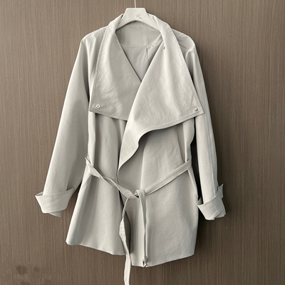 欧货女装2026春季新款时尚翻领单排扣系带收腰显瘦淡蓝色风衣外套