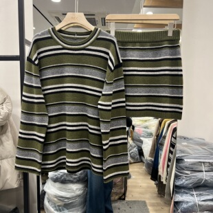 欧货女装秋冬新款时尚休闲慵懒风条纹羊绒毛衣+半身短裙针织套装