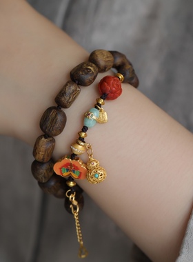 珍正的沉香懂货的收天然沉香双圈搭配天然南红精雕牡丹花翡翠松石