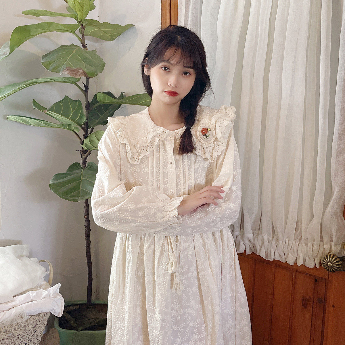 森系甜美蕾丝花边娃娃领连衣裙温柔杏色收腰显瘦减龄仙女长裙子